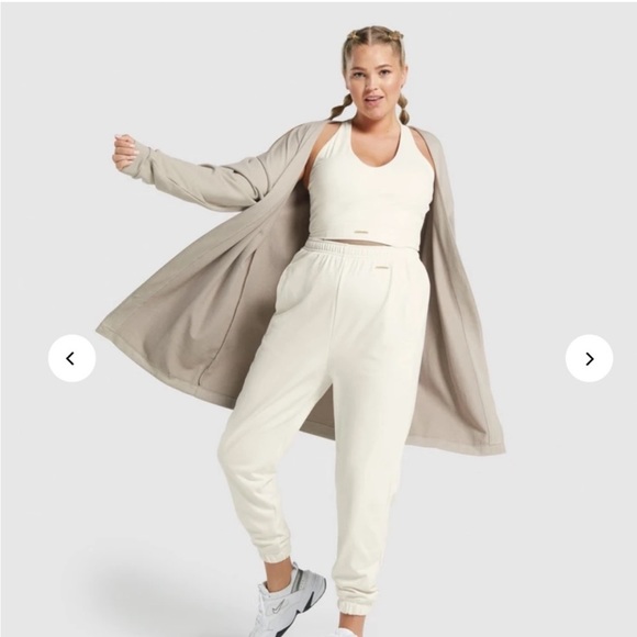 Gymshark X Whitney Simmons Oversized Robe - Colour Mink - Size Small - Picture 3 of 7